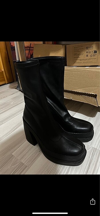 38 Beden siyah Renk Bershka streç topuklu platform bot