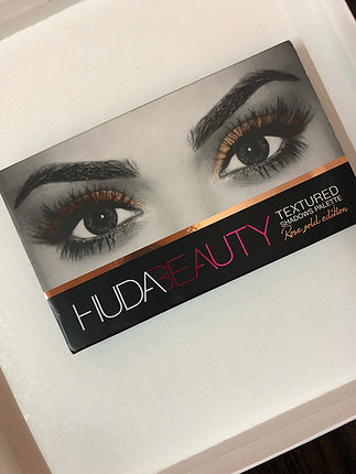 Huda beauty far paleti