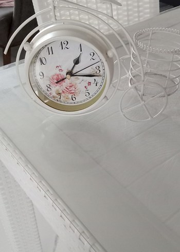 Beyaz Masa Saati Çiçek Desenli
