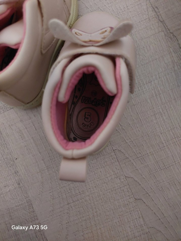 Kız Çocuk Pembe Kelebekli Spor Ayakkabı - Görsel 2