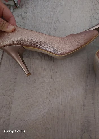 Bej Yılan Desenli Deri Stiletto - Görsel 2