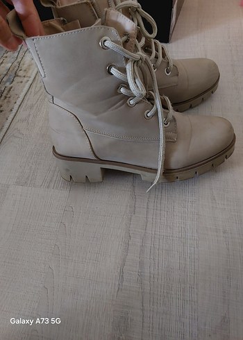 Bej Süet Bağcıklı Dolgu Topuk Kadın Bot - Görsel 2