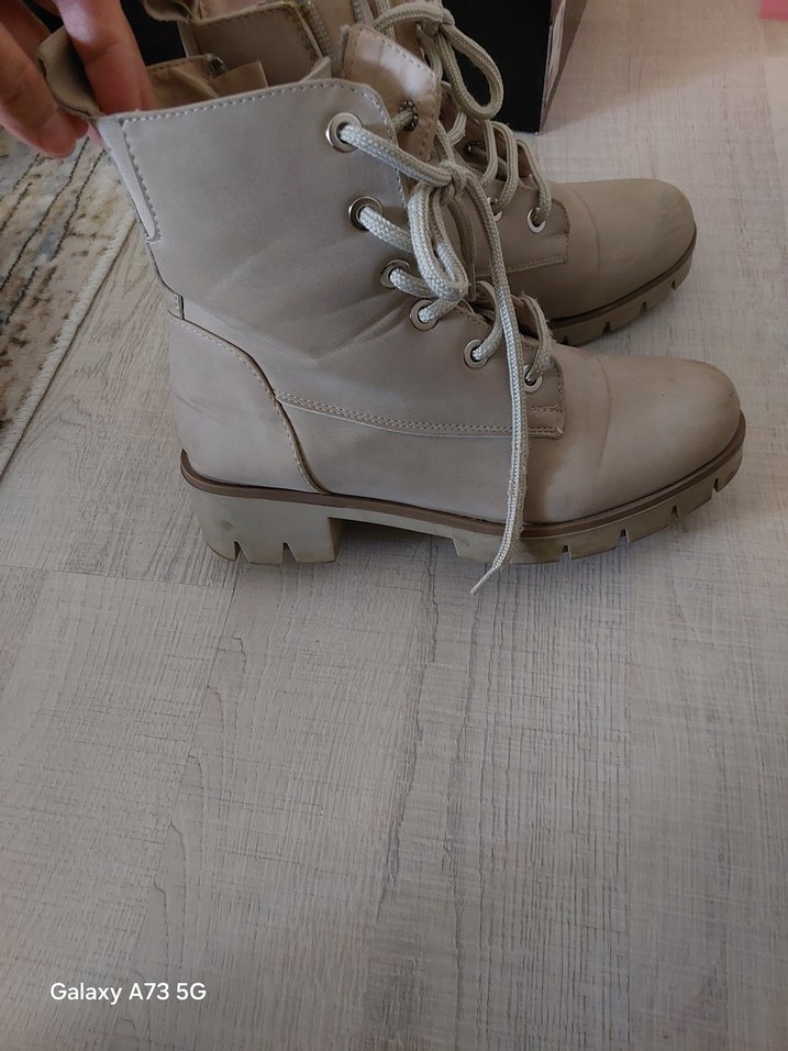 Bej Süet Bağcıklı Dolgu Topuk Kadın Bot - Görsel 2