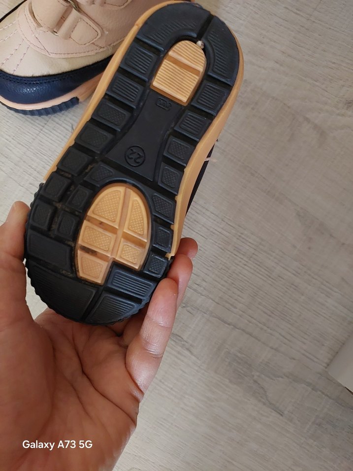 Kız Çocuk Beyaz Baskılı Cırt Cırtlı Bot - Görsel 2