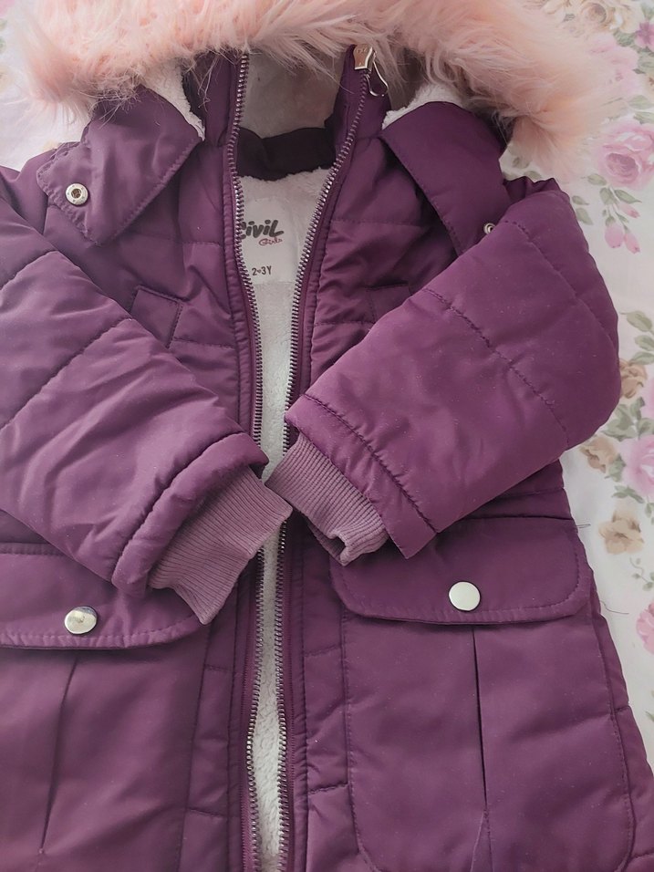 Kız Çocuk Mor Kürklü Kapüşonlu Mont - Görsel 4