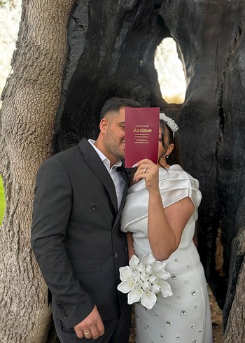 Beyaz Drapeli Uzun Tek Kol Söz Nişan Nikah  Elbisesi - Görsel 7