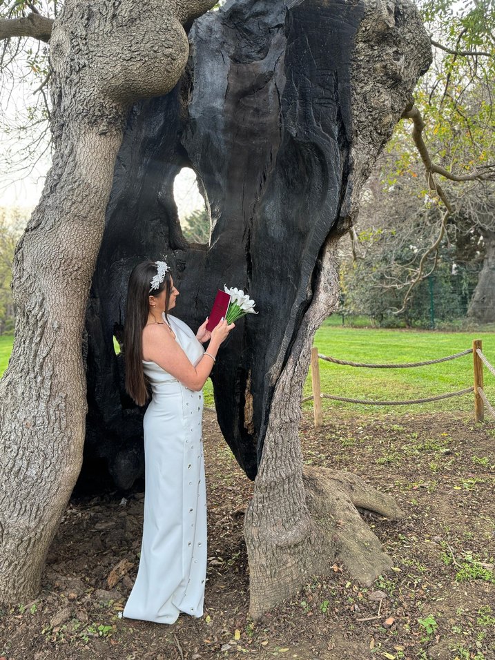 Beyaz Drapeli Uzun Tek Kol Söz Nişan Nikah  Elbisesi - Görsel 3