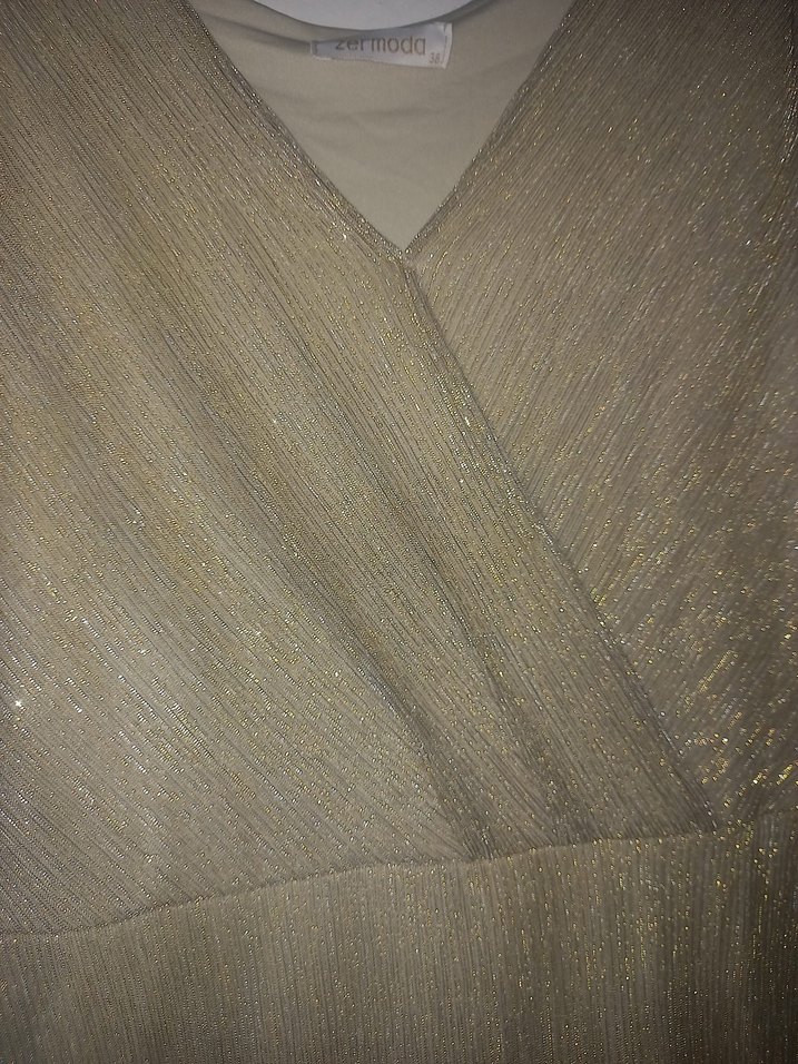 Altın Rengi V Yakalı Uzun Abiye Elbise - Görsel 4