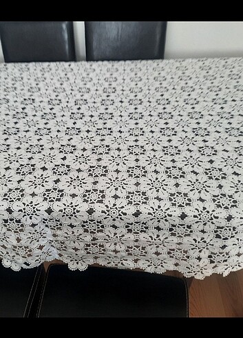 Dantel masa örtüsü
