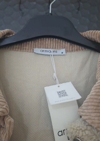 Peluş Detaylı Kısa Bej Kadın Ceket - Görsel 8