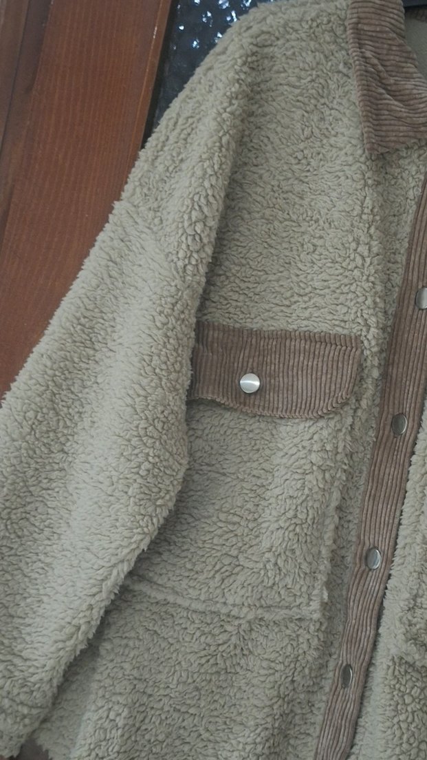 Peluş Detaylı Kısa Bej Kadın Ceket - Görsel 2