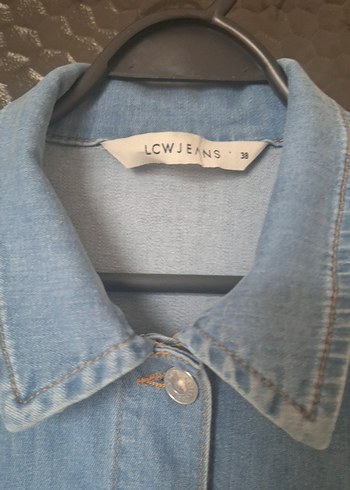 Mavi Düğmeli Kadın Jean Ceket - Görsel 2