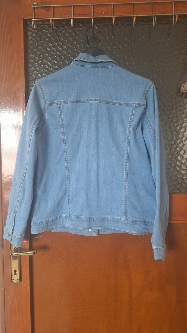 Mavi Düğmeli Kadın Jean Ceket - Görsel 3