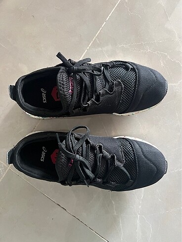 Asics spor ayakkabı