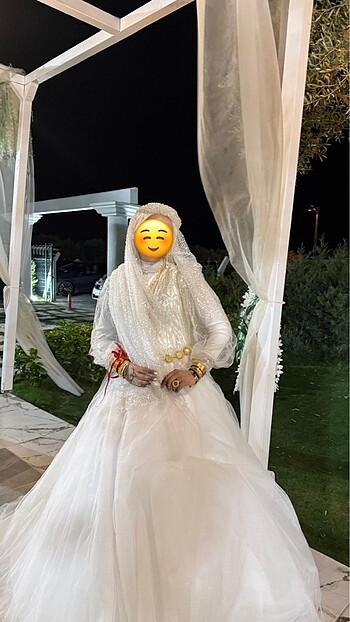 Gelinlik 38 bedendir kolları balonlu gelen model kasnaklıdır - Görsel 2