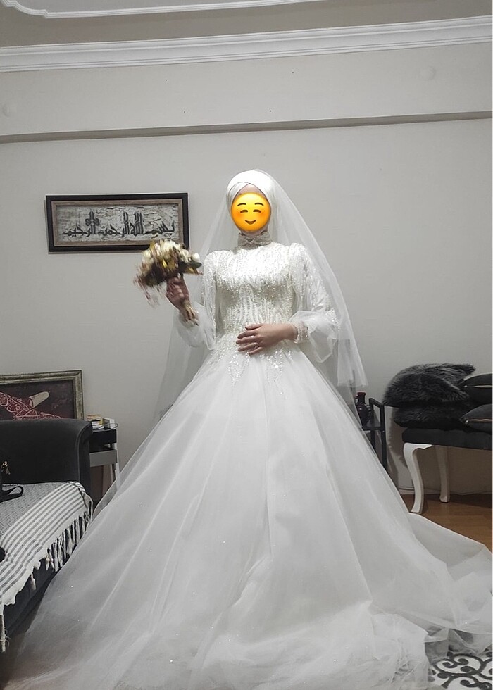 Gelinlik 38 bedendir kolları balonlu gelen model kasnaklıdır - Görsel 3