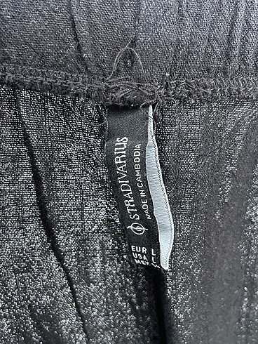 l Beden siyah Renk Stradivarius Düz Kesim %70 İndirimli.
