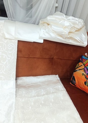 İşlemeli Beyaz Yatak Örtüsü - Görsel 10