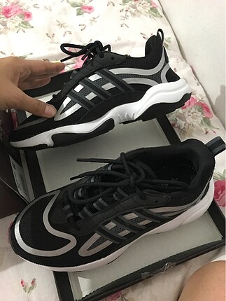 38 Beden siyah Renk Adidas spor ayakkabı
