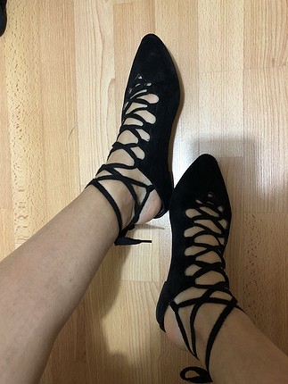 Siyah bağcıklı ayakkabı 