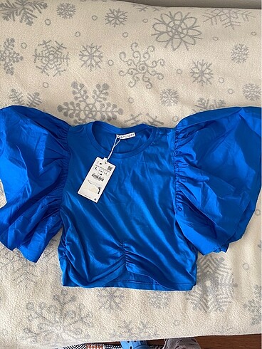 Zara kolları detaylı crop bluz