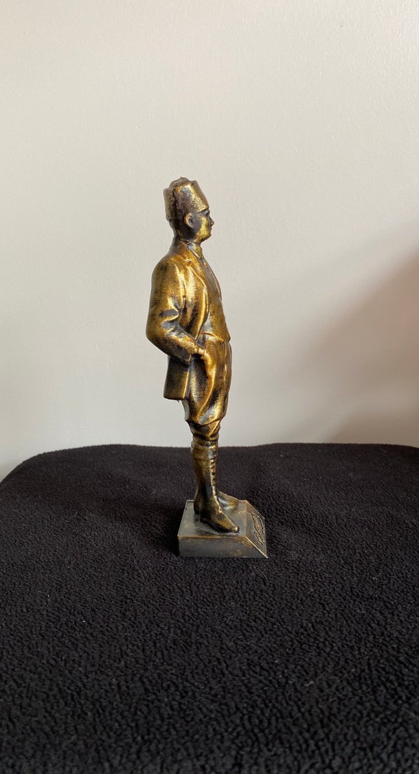 Parlak Altın Renkli ATATÜRK Heykeli - Görsel 3