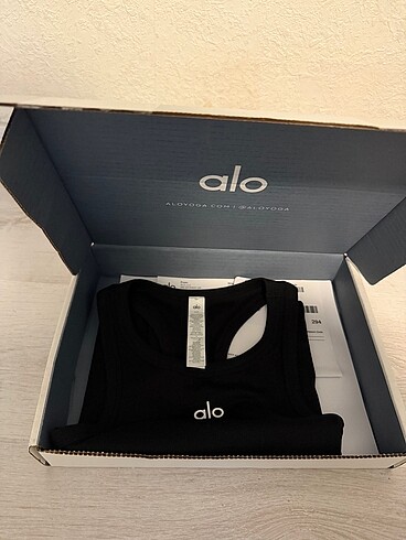 Alo yoga büstiyer