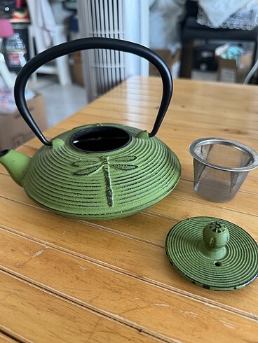 Beden yeşil Renk Demir döküm demlik.. 300ml