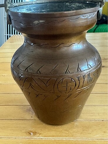 Vintage bakır obje.. ağız çapı:9,5cm yükseklik:13cm