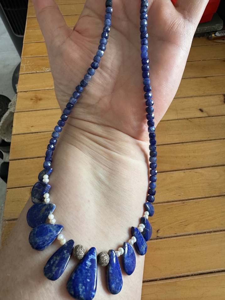 Lapis Lazuli ve inci detaylı kolye — görsel 6/10