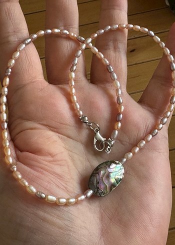 American Vintage Abalone Sedef Detayli Minimal İnci Kolye