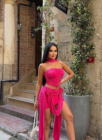 l Beden pembe Renk Gül Detaylı Neon Pembe Alt-Üst Takım