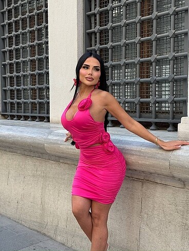 m Beden Gül Detaylı Neon Pembe Elbise