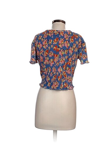 m Beden Bershka Bluz %70 İndirimli.