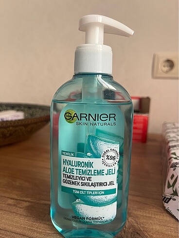 Garnier Hyaluronik Asit Aloe Yüz Temizleme Jeli