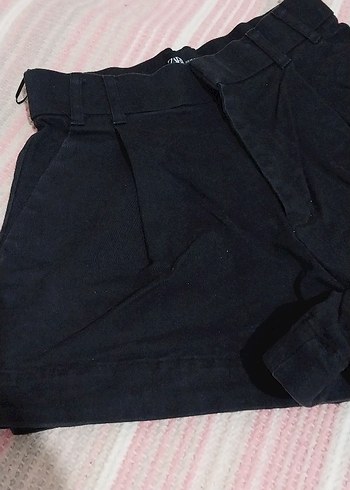 Zara Kadın Siyah Yüksek Bel Kemerli Mini Şort