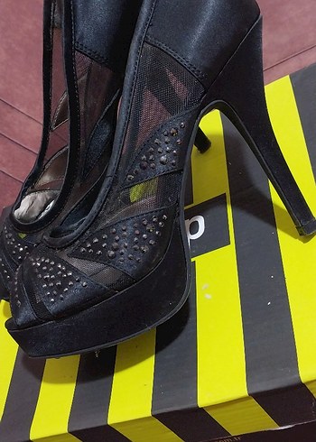 Tokalı Siyah Gotik Yüksek Topuklu Kadın Ayakkabı - Görsel 4