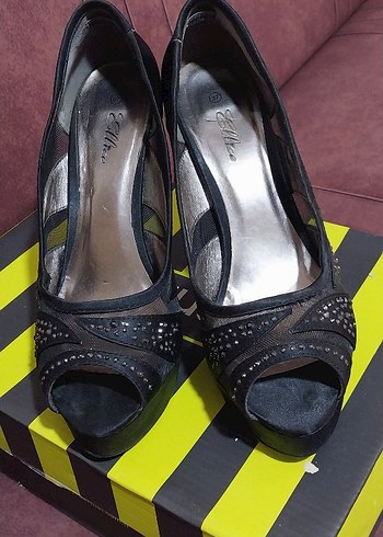 Tokalı Siyah Gotik Yüksek Topuklu Kadın Ayakkabı - Görsel 2