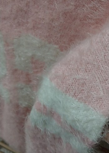 Pembe Tüylü Uzun Kollu Triko Kazak - Görsel 2