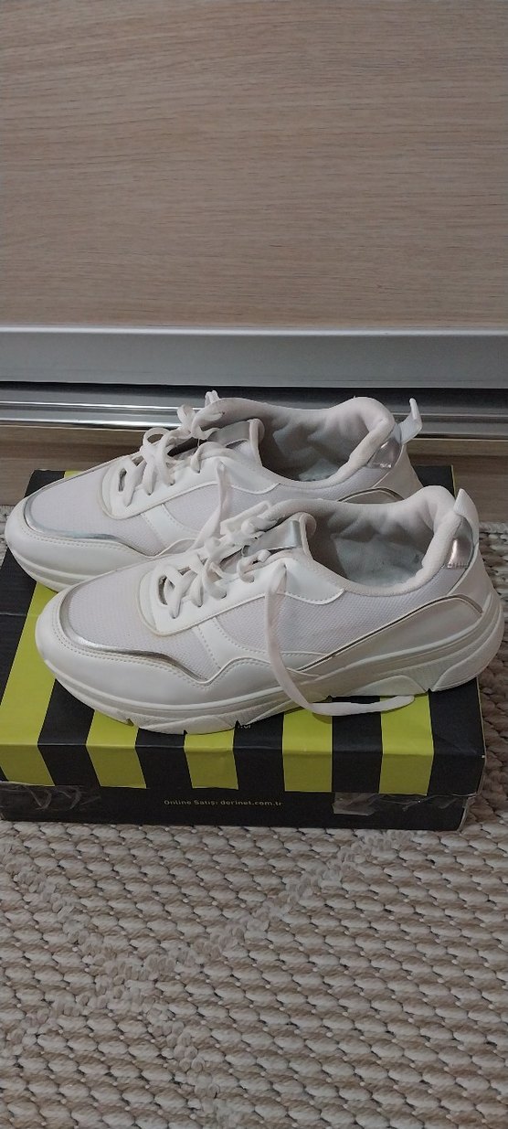 Beyaz Yüksek Topuklu Bağcıklı Spor Ayakkabı - Görsel 2