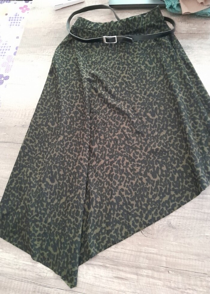 Haki rengi leopar desenli uzun çapraz etek - Görsel 2