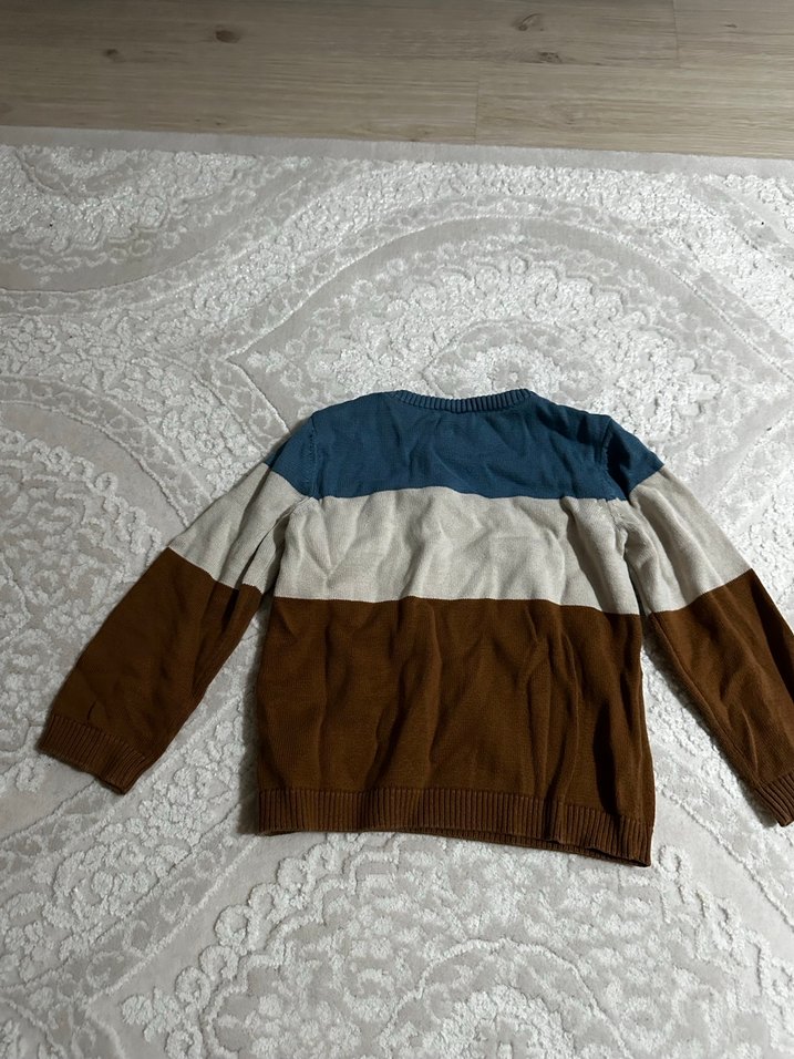 Renk bloklu erkek çocuk kazak - Görsel 3