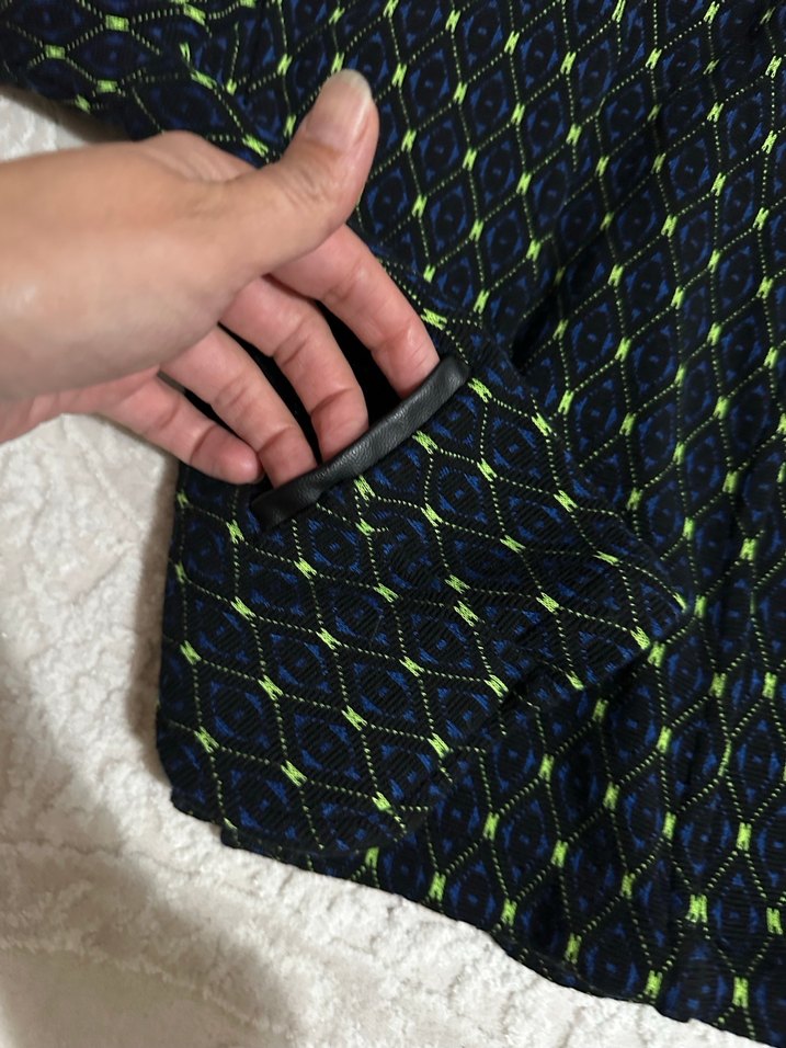 Erkek Çocuk Siyah Nakışlı Düğmeli Kaban - Görsel 4