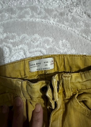 Sarı Kemerli Erkek Çocuk Denim Pantolon - Görsel 2