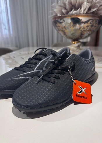 41 Beden Kinetix Siyah erkek krampon