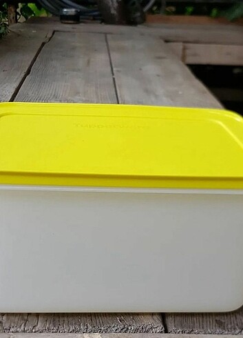 Tupperware 
