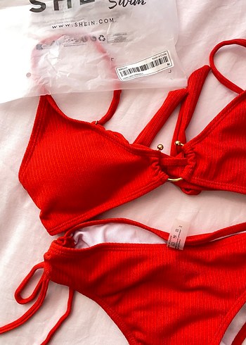 Kırmızı Parlak İpli Kadın Bikini - Görsel 3