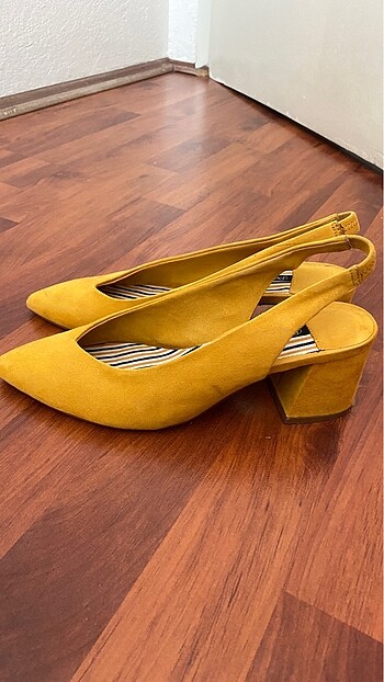 38 Beden sarı Renk Stradivarius süet ayakkabı