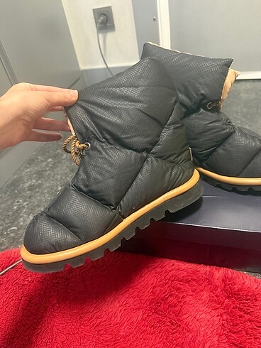 Diğer Ugg bot