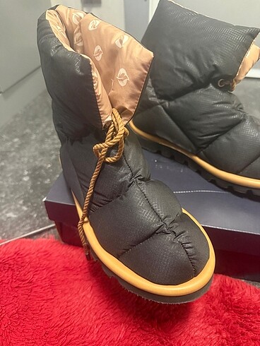 39 Beden Ugg bot